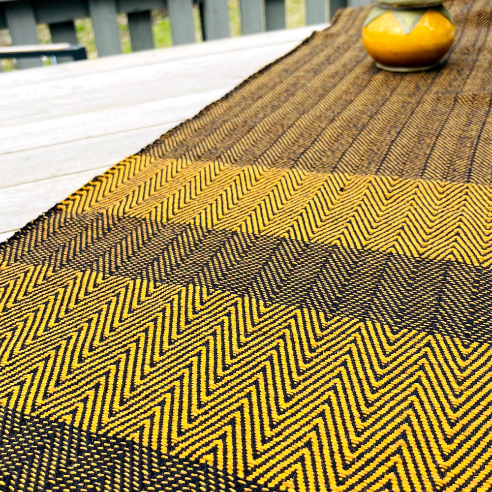 Bumble Bee Table Runners image 5
